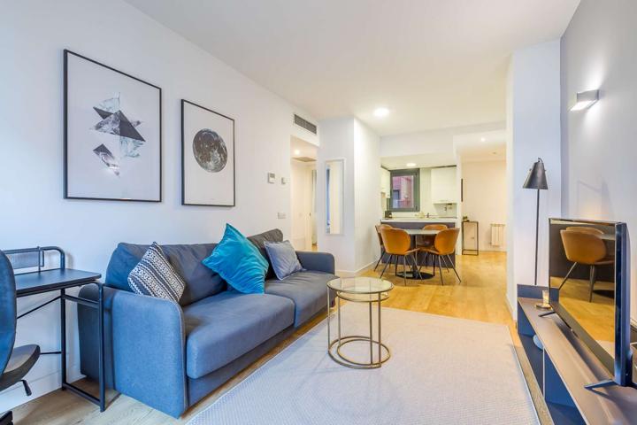 Se alquila piso de 2 habitaciones en Adelfas, gastos incluidos. photo 0