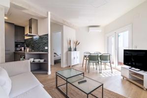 Apartamento de 2 dormitorios en alquiler en Madrid photo 0