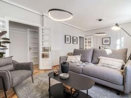 Apartamento de 3 habitaciones en alquiler en Madrid photo 0