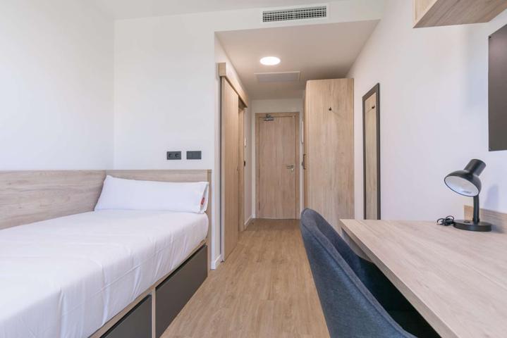 Se alquila habitación en residencia en Getafe photo 0