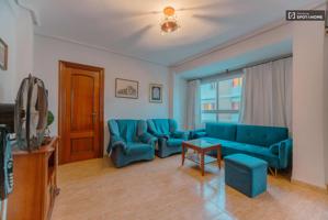 Apartamento de 2 dormitorios en alquiler en Valencia photo 0