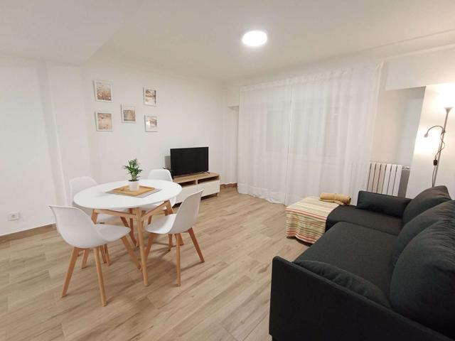 Piso de 3 habitaciones en alquiler en Zaragoza, gastos incluidos photo 0