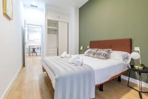 Se alquila piso de 2 habitaciones en Adelfas, gastos incluidos. photo 0