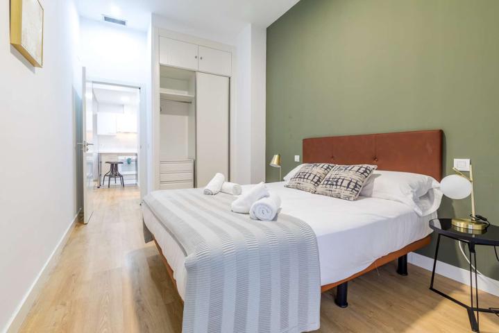 Se alquila piso de 2 habitaciones en Adelfas, gastos incluidos. photo 0