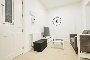 Apartamento de 2 dormitorios en alquiler en Madrid photo 0