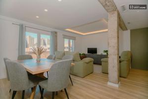 Apartamento de 3 habitaciones en alquiler en Camins Al Grau photo 0