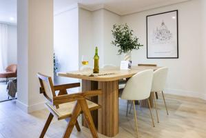 Apartamento de 4 dormitorios en alquiler en Chamartín, Madrid photo 0