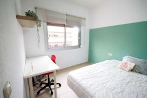 Alquiler de habitaciones en piso compartido en Barcelona photo 0