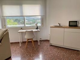 Piso en alquiler de 4 habitaciones en Alcoi, Alicante photo 0