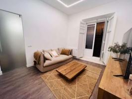 Apartamento de 2 dormitorios en alquiler en Madrid photo 0