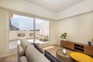 Apartamento de 2 dormitorios en alquiler en Extramurs, Valencia photo 0