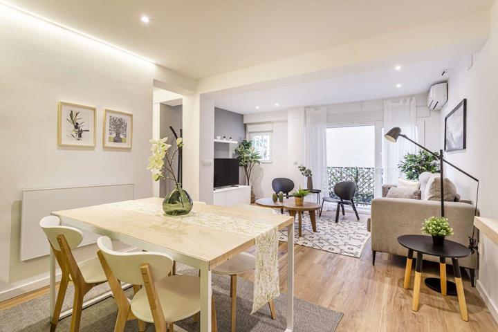Apartamento de 2 habitaciones en alquiler en El Carme photo 0