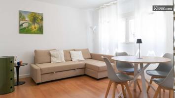 Piso de 2 habitaciones en alquiler en Canillas, profesionales bienvenidos photo 0