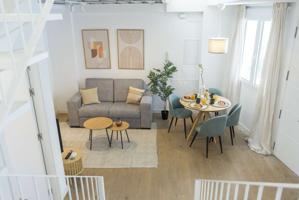 Se alquila apartamento de 2 habitaciones en La Victoria, gastos incluidos. photo 0
