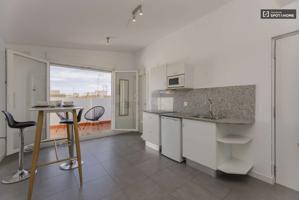Estudio en alquiler en Benicalap photo 0