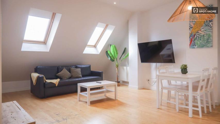 Piso de 1 dormitorio en alquiler en Madrid centro photo 0