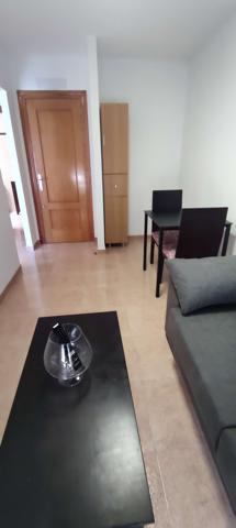 Apartamento de 1 dormitorio en alquiler en Roquetas De Mar, Almería photo 0