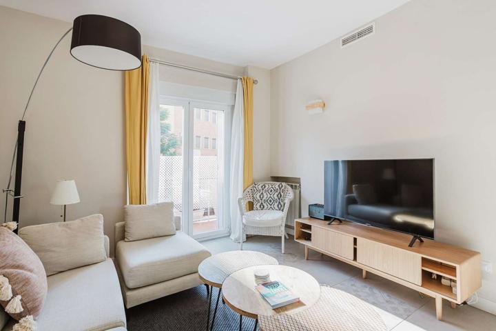 Apartamento de 3 dormitorios en alquiler en Salamanca photo 0