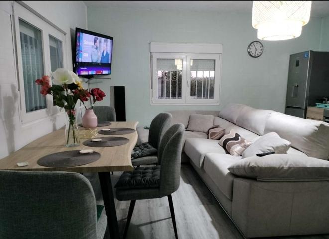 Piso de 4 habitaciones en alquiler en Daimús, se admiten mascotas. photo 0