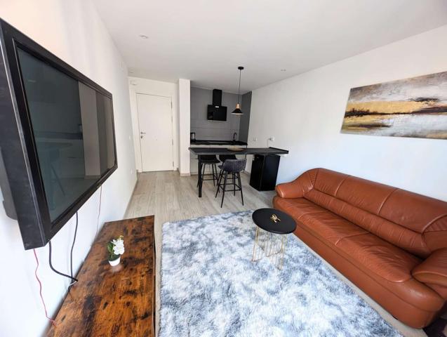 Apartamento de 1 dormitorio en alquiler en Torrevieja, Alicante photo 0