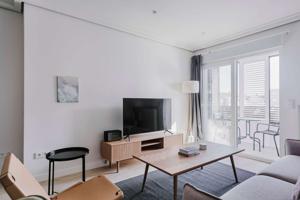 Apartamento de 3 habitaciones en alquiler en Madrid photo 0