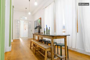 Piso de 4 habitaciones en alquiler en Chueca photo 0