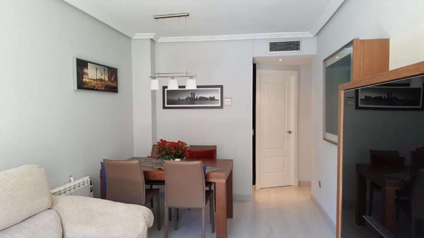 Se alquila piso de 1 dormitorio en Valverde, sin restricciones. photo 0
