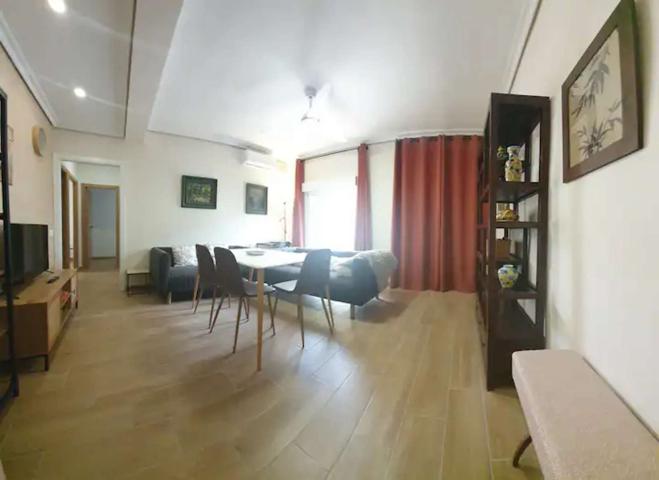 Apartamento de 3 habitaciones en alquiler en Los Pájaros, se permite fumar photo 0