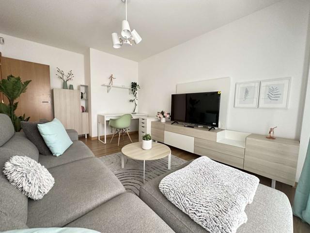 Piso de 2 habitaciones en alquiler en Plaza De Castilla photo 0
