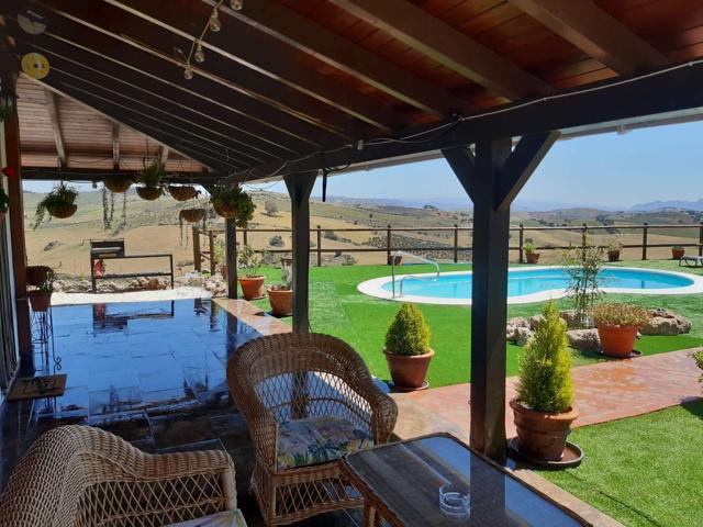 Se alquila piso de 2 dormitorios en Málaga, gastos incluidos. photo 0