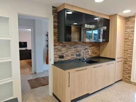 Piso de 4 habitaciones en alquiler en Vallirana, gastos incluidos photo 0
