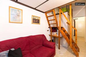 Acogedor apartamento estudio con dormitorio tipo loft en alquiler en San Francisco Javier photo 0