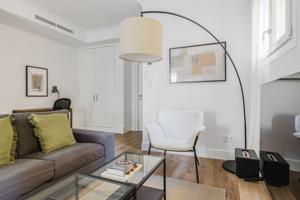 Apartamento de 3 habitaciones en alquiler en Madrid photo 0