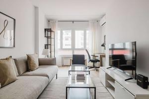 Apartamento de 3 habitaciones en alquiler en Madrid photo 0