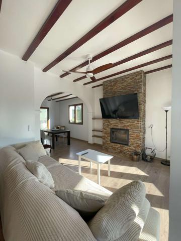 Habitaciones en alquiler en casa de 4 habitaciones en La Masia photo 0
