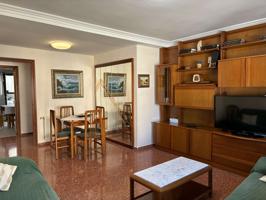 Se alquila apartamento de 4 habitaciones en Natzaret, gastos incluidos. photo 0
