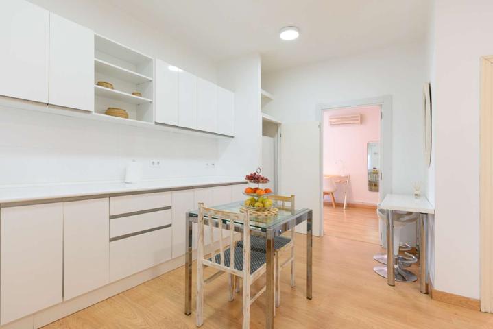 Piso de 2 dormitorios en alquiler en Castilla, Madrid. photo 0