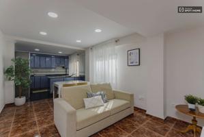 Apartamento de 3 dormitorios en alquiler en L'Olivereta photo 0