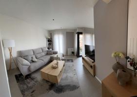 Piso de 3 habitaciones en alquiler en Nou Moles photo 0