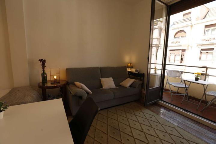 Piso completo de 5 habitaciones en Bilbao photo 0