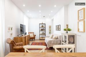 Apartamento de 3 habitaciones en alquiler en Madrid photo 0
