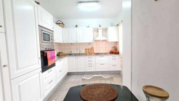 Apartamento de 3 dormitorios en alquiler en La Laguna, Tenerife photo 0