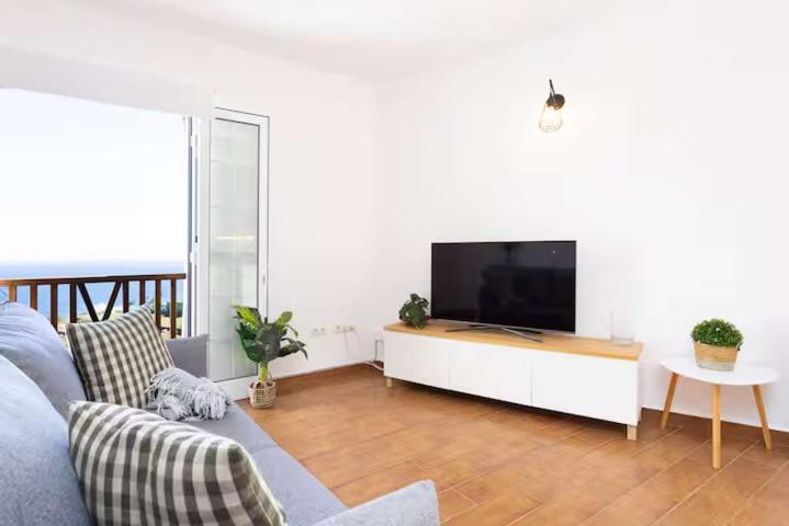 Se alquila piso de 1 dormitorio en San Juan de la Rambla, todos los gastos incluidos. photo 0