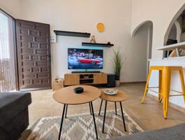 Apartamento de 1 dormitorio en alquiler en Torrevieja. photo 0