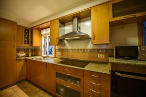 Piso de 3 habitaciones en alquiler en Vigo, gastos incluidos photo 0