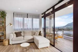 Se alquila piso de 3 habitaciones en San Cristóbal de la Laguna, gastos incluidos. photo 0