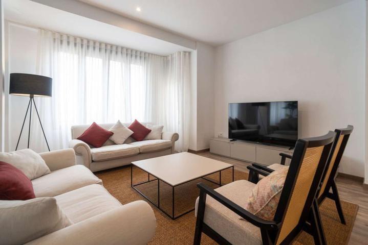 Piso de 4 habitaciones en alquiler en Sant Francesc, gastos incluidos photo 0
