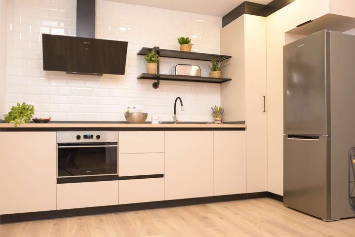 Estudio en alquiler en Sant Francesc photo 0