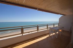 Piso de 4 habitaciones en alquiler en Cullera photo 0