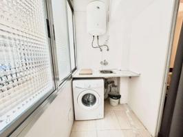 Se alquila piso de 2 habitaciones en Moscardó, gastos incluidos. photo 0